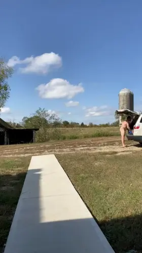 Don’t mind me neighbor, just unloading some groceries
