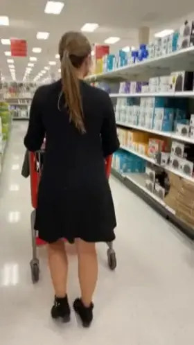 who’s coming shopping with me♥️