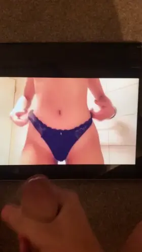 Big trib, small girl 😍