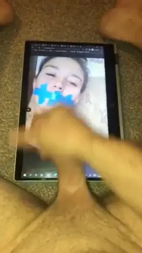 I jerk on selfies of my sister