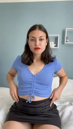 Pound me while my boss is on a meeting