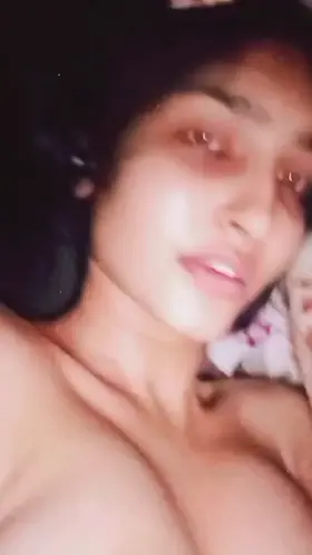 Hello horny peeps,is my horny side good enough for you?😉upvote and comment for a surprise👅❤️