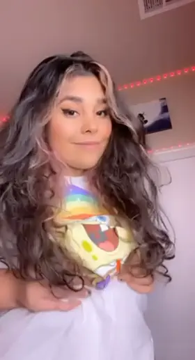 In case you wanted to see an all natural Venezuelan girl