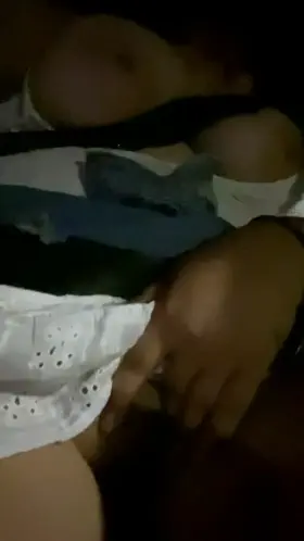 I get so wet when I show everyone my tits and pussy 😳