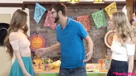 Samantha Haynes & Anya Olsen - Cinco De Pie O