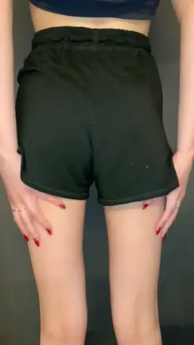 Do you like how i shake my ass daddy ?