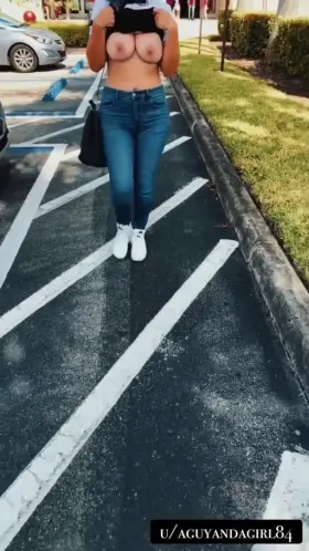 [OC] [F]lashing Wednesday ✨💕