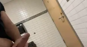 What a lovely way to de-stress after a midterm 💦🥰