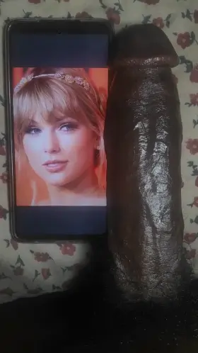 Taylor Swift Cockthrobbed