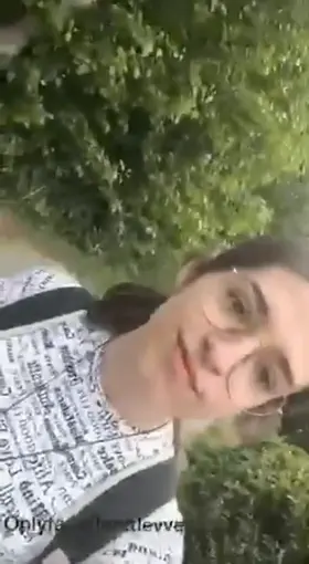 I wore a skirt outside today🥰