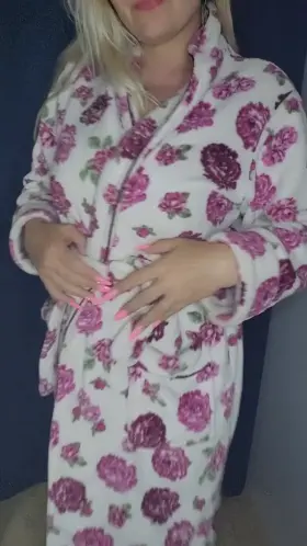 would you smash me in the office?😇 [video]