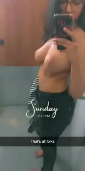 [f] Bigg NRI Girl Showing in $napchat for her Boyfriend Download Link in Comments ❤️❤️❤️