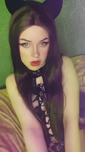 💞 FREE subscription 💞 lingerie and lewd content 💞 slutty cosplay girl 💞 flirty and interactive 💞cum ask me for customs 🥵