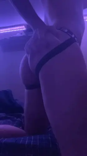 accepting applications to play with my bubble butt 🤧