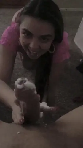 Caught my BF jerking off to this vid he found in my 📱 😂