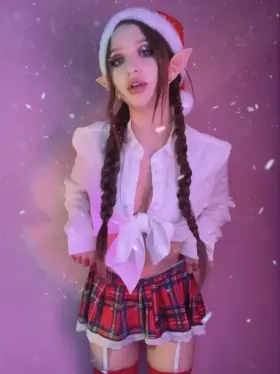 I’m your Christmas present, unwrap me! 😉🎁✨