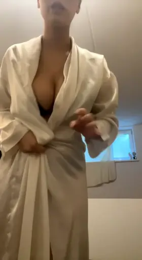 I'm taking a shower do you join :P