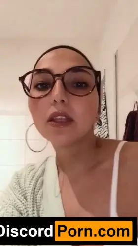 You like random nude pics, right? (f)