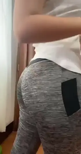 21[F4M] I'm literally sending nudes to whoever 👻: melissaxu44