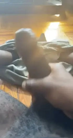 27 6’1 sub looking for a dominate short king to edge with me. Dms open, size doesn’t matter