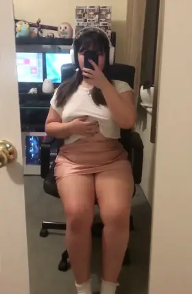 can i be your gamer gf 👉👈