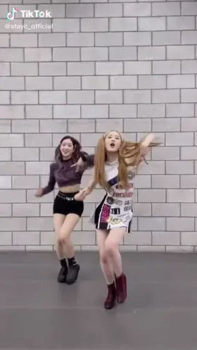 STAYC - Sumin & Sieun