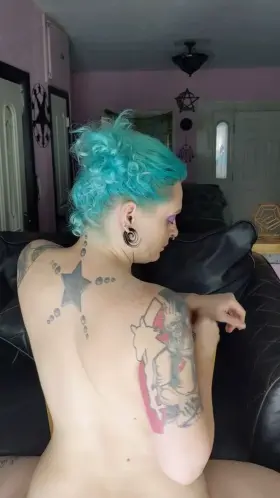 Plug in riding thick , wishing it was you 😘😈