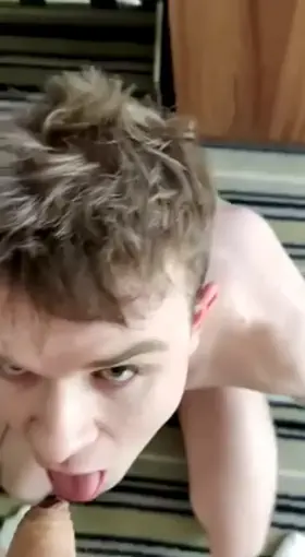 (18) (60) loved sucking daddy’s dick in hotel and met him an hour before off grindr he even came in my mouth 🥵