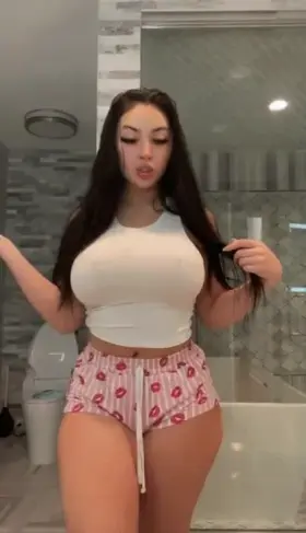 Asian girl dancing (original video with NAME in the comments)