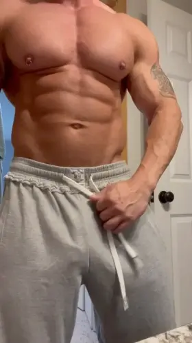 Commando + grey sweats 😈