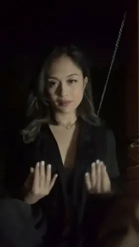 Take me on a date and I’ll let you finger me in public 👉🏻