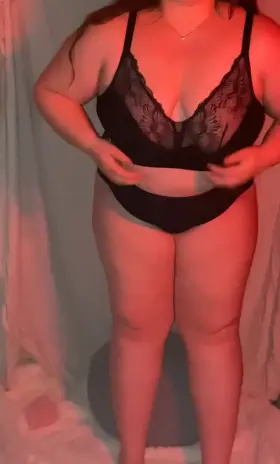 barely legal all natural e cups 🖤😈