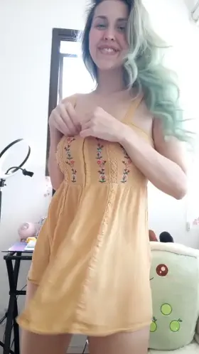 [Gif] it feel so good to hold my natural boobs... do you wanna feel it? 😋