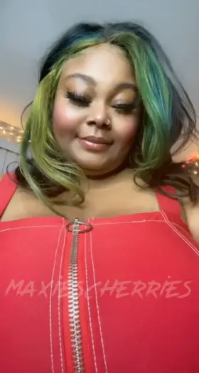 Ooops my zipper is sensitive to the touch 😋