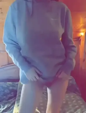 Would you fuck me raw on the first date? 🤭