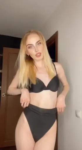 Can I be ur girlfriend for today