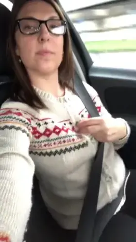 Flashing my Mum(mom) bod all around town 🏳️‍🌈💋(f)