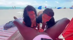 They suck a BBC on the beach🥵