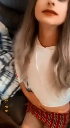 Im a girl that loves all the attention😜💁‍♀️