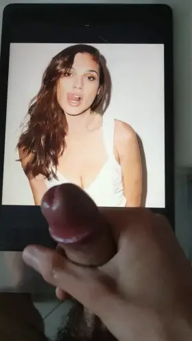 MY FIRST POST EVER-GAL GADOT CUMTRIBUTE