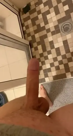 Jerking off and pissing is so much fun loved shooting this