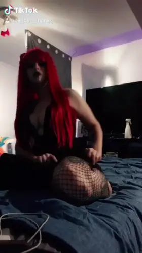 👀 oh damn she a thot