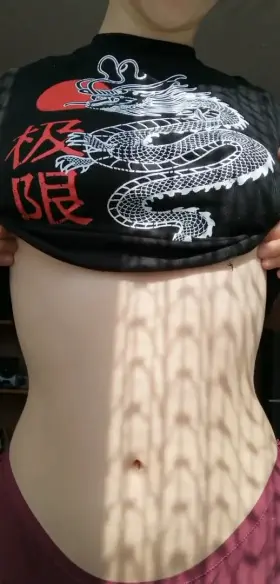 sunkissed titty drop 😏🍒