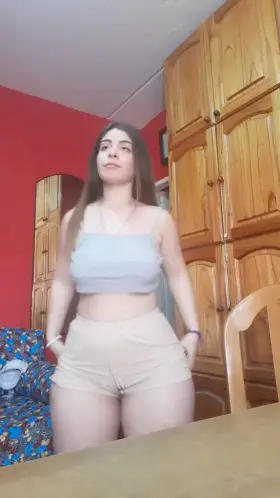 Shaking these oversized thighs for ya