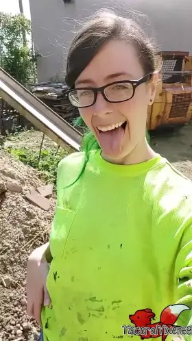 Come play with my little titties! 💚