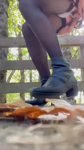 Any curious straight boys that would pound this bussy? 💋