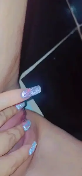 I am alone, smoked and with my wet vagina. I can only tell you that I had a long time of play, until my legs dripped. The most I leave it to your imagination