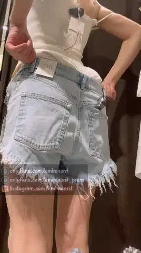 Do you want to see me naked? 💦💦💦