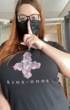 (F) how about a bbw at work? 🍈🍈