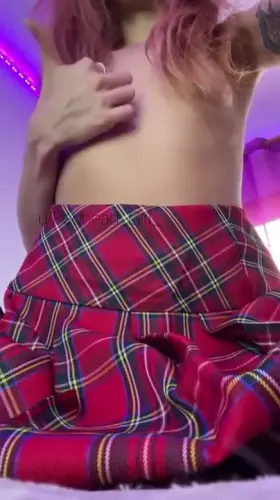 if you look at me I get horny